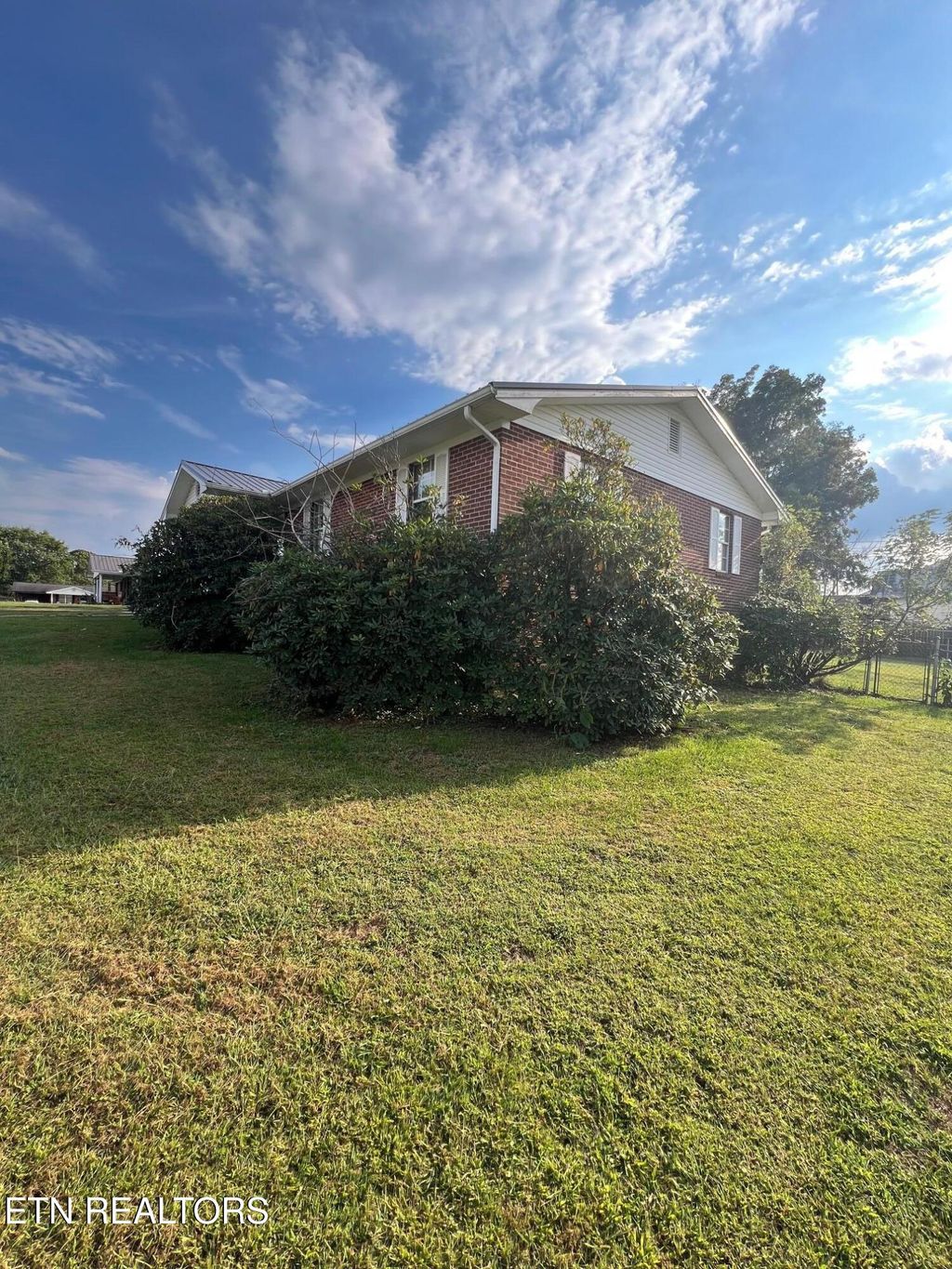 Photo of 128 chapman crest Drive, LaFollette, TN 37766 (MLS # 1315748)