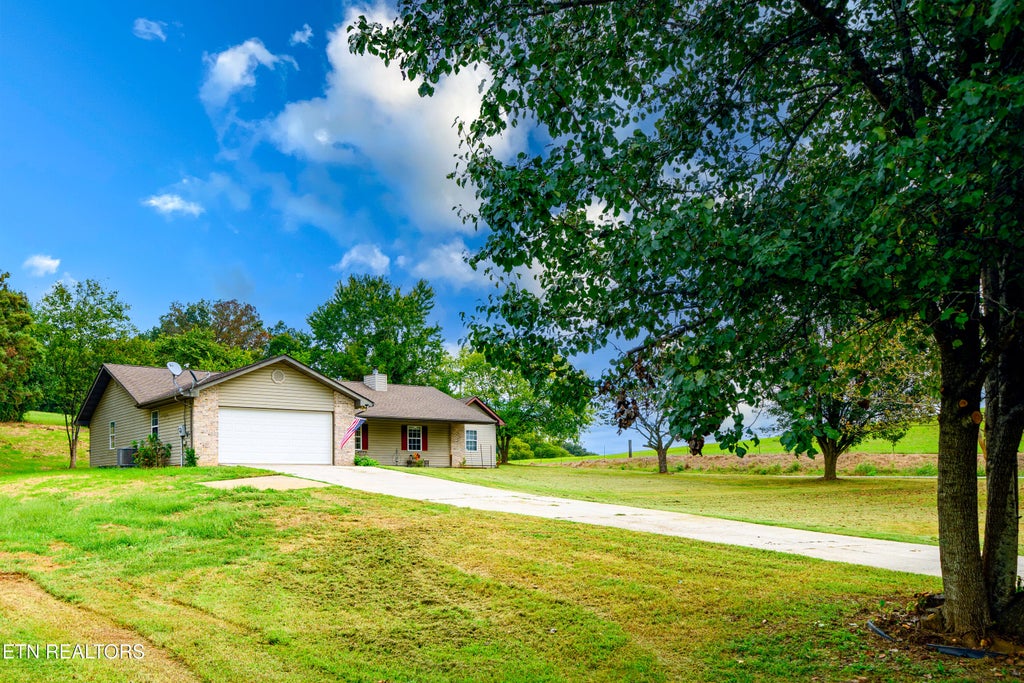 Photo of 3330 River Pointe Circle, Kodak, TN 37764 (MLS # 1356949)
