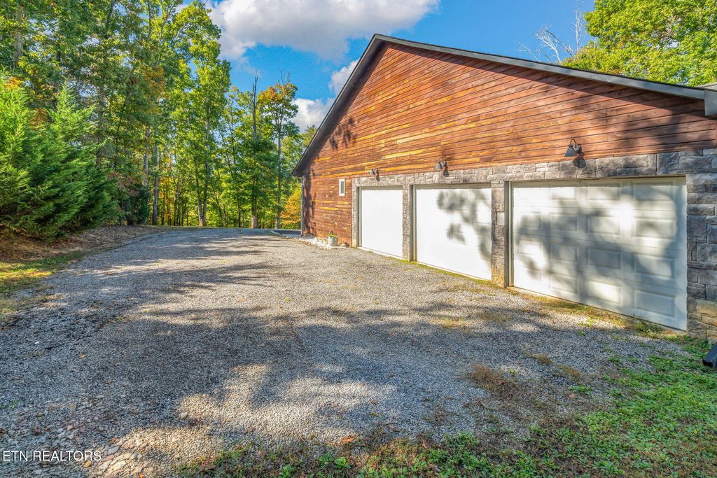 Photo of 304 Lees Chapel Rd, Sweetwater, TN 37874 (MLS # 1318884)