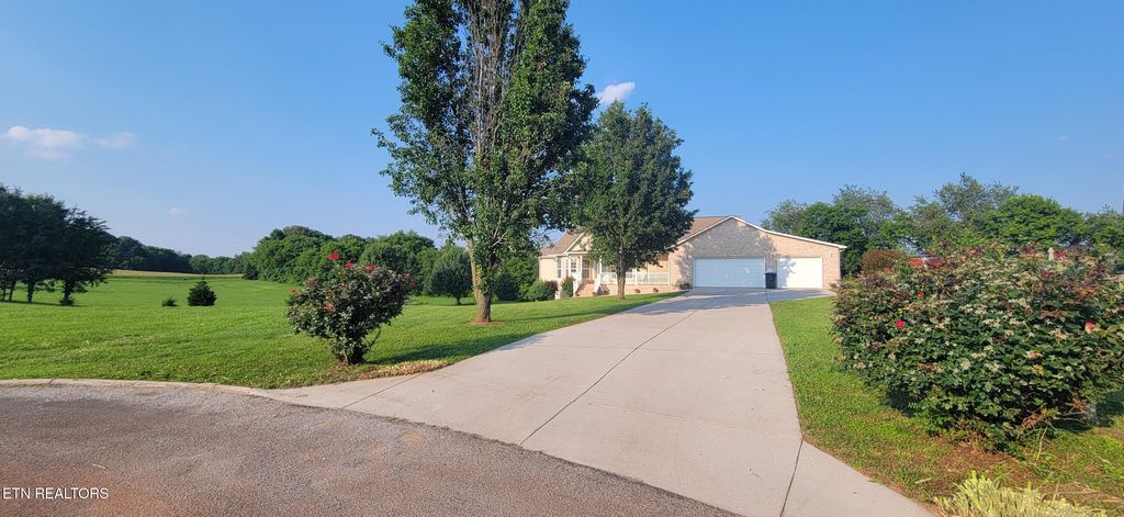 Photo of 178 Rockwell Blvd, Madisonville, TN 37354 (MLS # 1303256)