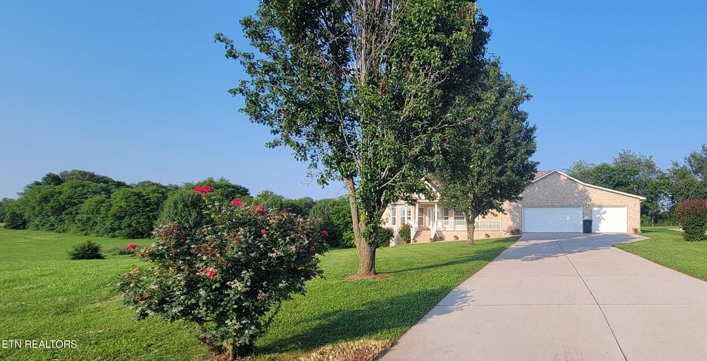 Photo of 178 Rockwell Blvd, Madisonville, TN 37354 (MLS # 1303256)