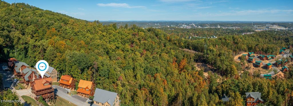 Photo of 3309 Pine Peak Way, Sevierville, TN 37862 (MLS # 1319344)