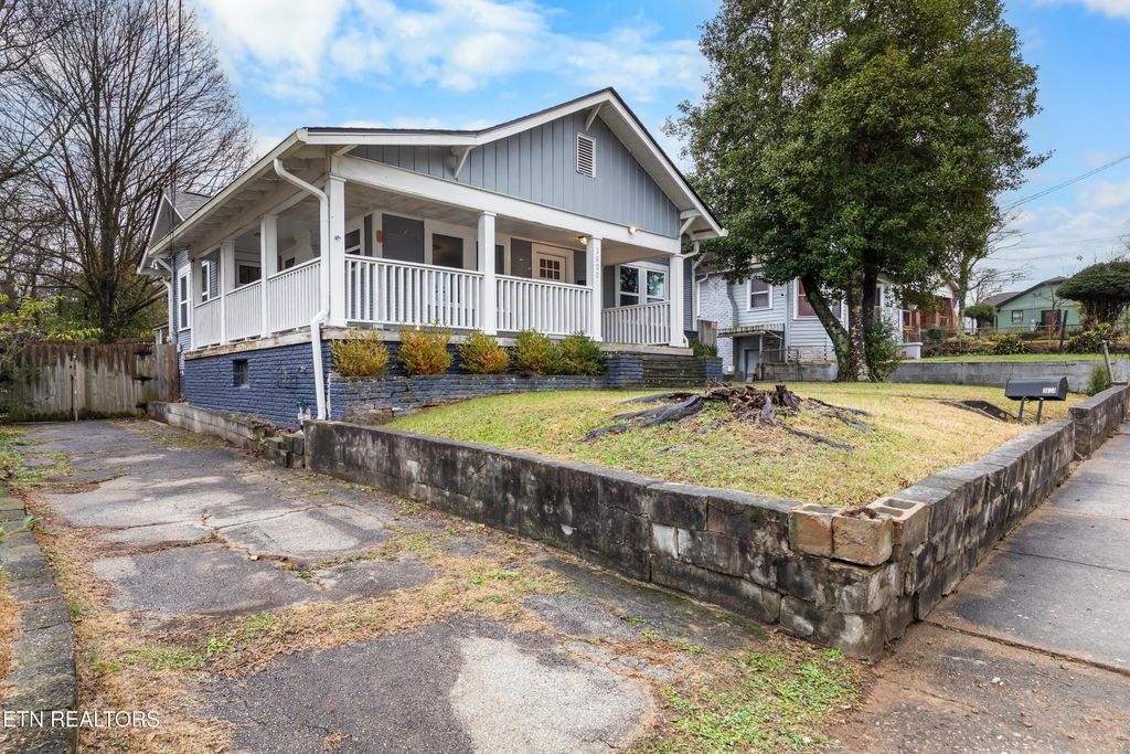 Photo of 3620 Ashland Ave, Knoxville, TN 37914 (MLS # 1323729)
