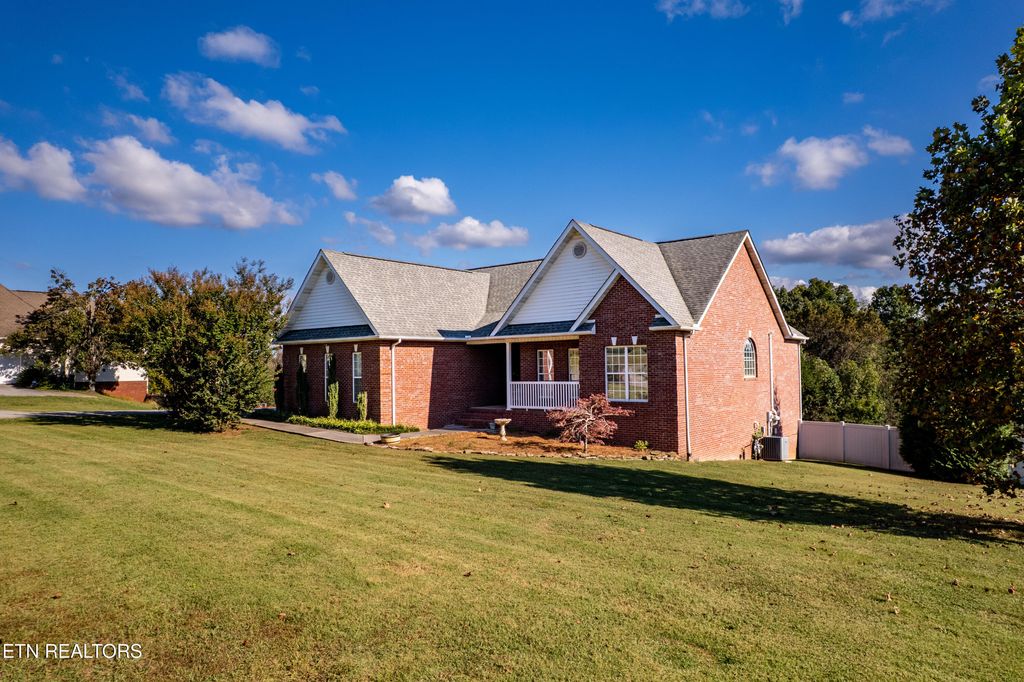 Photo of 3231 Reiley Drive, Maryville, TN 37801 (MLS # 1318335)