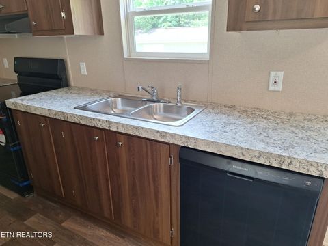 Tiny photo for 108 County Road 621, Etowah, TN 37331 (MLS # 1340538)