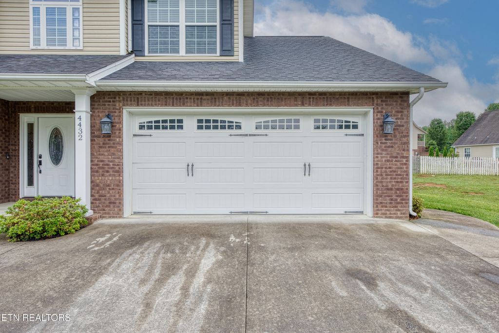 Photo of 4432 Old Colony Lane, Morristown, TN 37814 (MLS # 1301318)