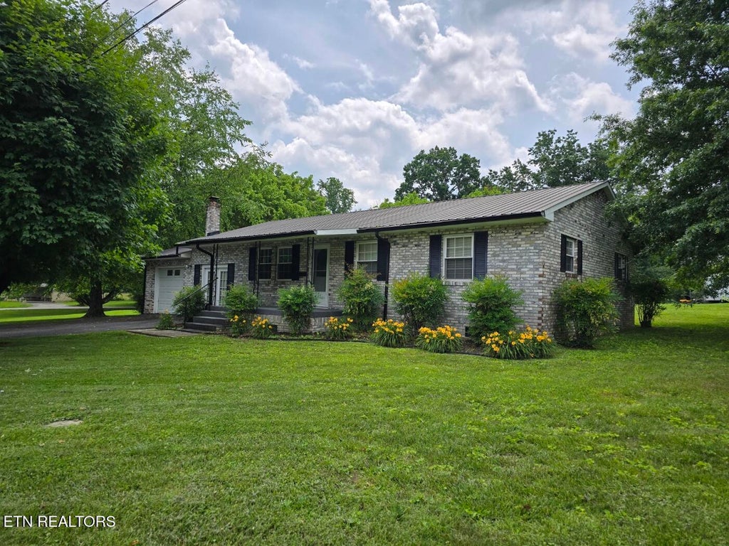 Photo of 114 Verdun Rd, Oneida, TN 37841 (MLS # 1304194)