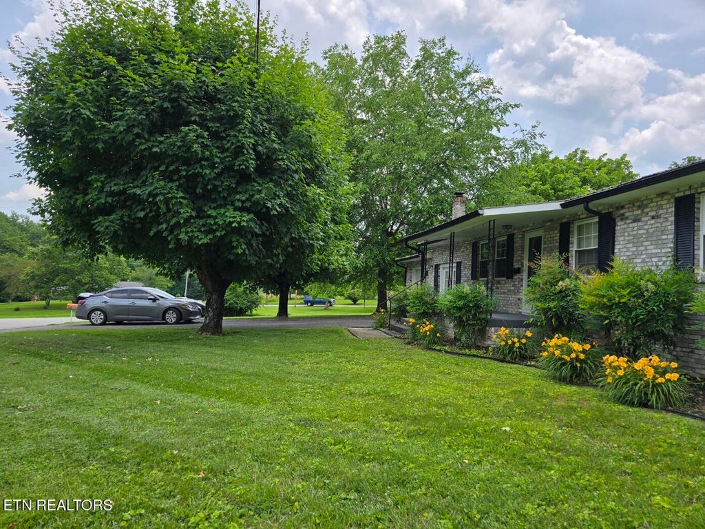 Photo of 114 Verdun Rd, Oneida, TN 37841 (MLS # 1304194)