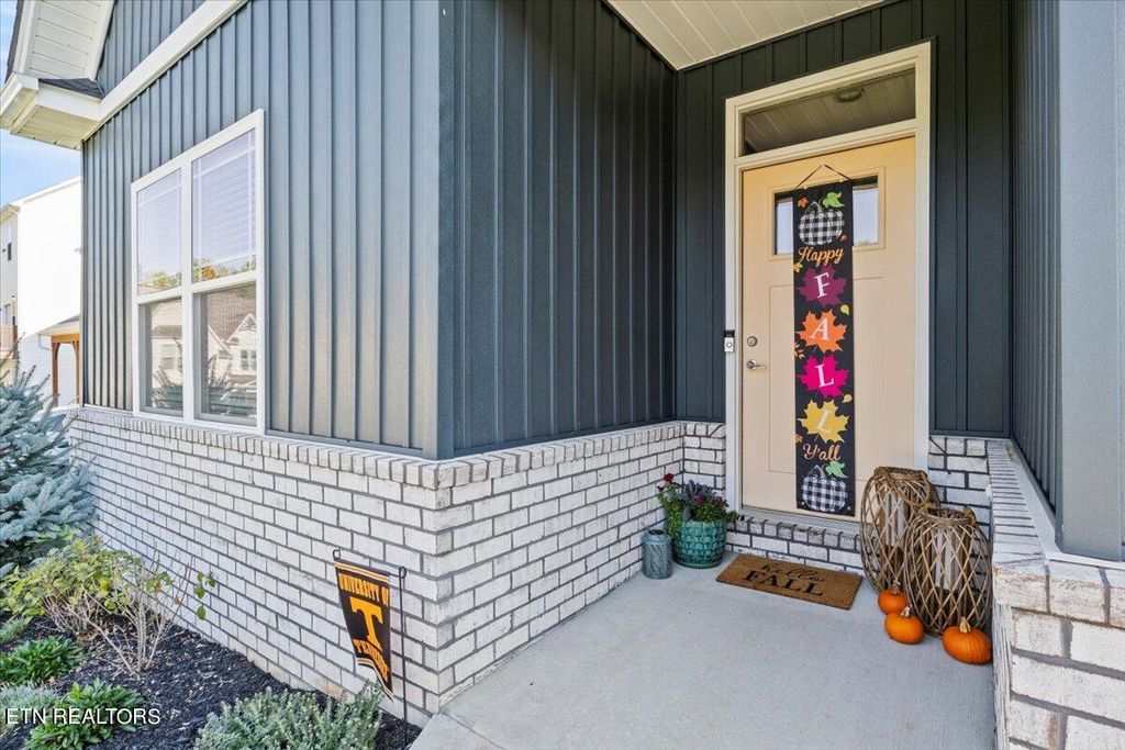 Photo of 2940 Cardiff Castle Lane, Knoxville, TN 37931 (MLS # 1279376)