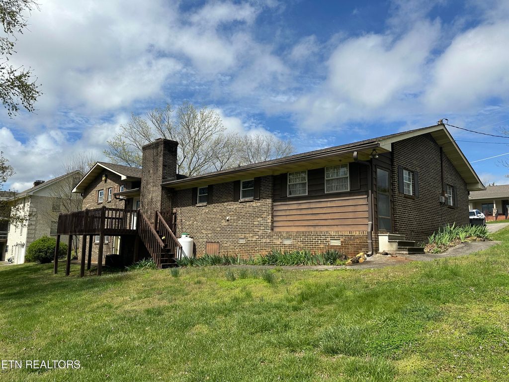 Photo of 2923 Kendra Drive, Louisville, TN 37777 (MLS # 1257883)