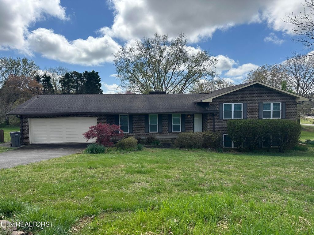 Photo of 2923 Kendra Drive, Louisville, TN 37777 (MLS # 1257883)