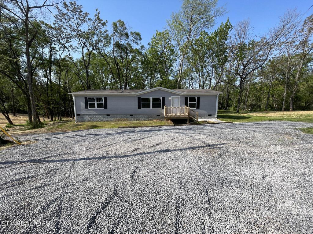 Photo of 1517 Sweetwater Vonore Rd, Sweetwater, TN 37874 (MLS # 1298423)