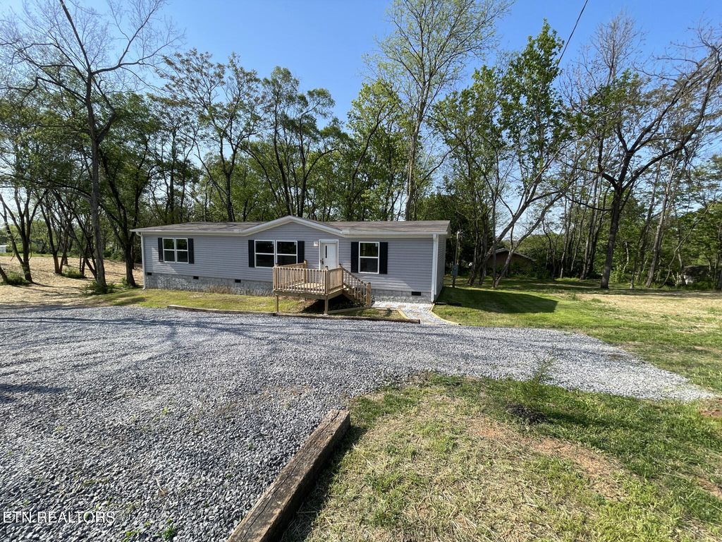 Photo of 1517 Sweetwater Vonore Rd, Sweetwater, TN 37874 (MLS # 1298423)
