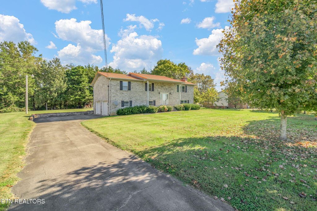 Photo of 8408 Graceland Rd, Corryton, TN 37721 (MLS # 1318949)