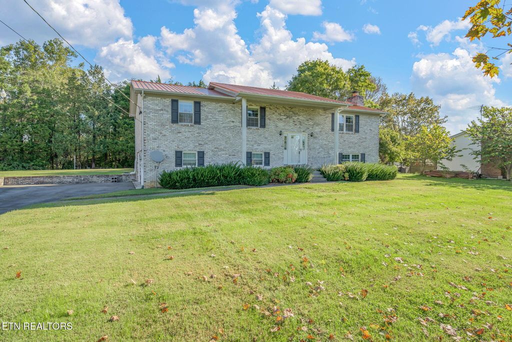 Photo of 8408 Graceland Rd, Corryton, TN 37721 (MLS # 1318949)