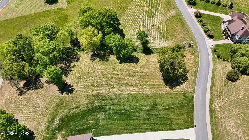 Photo of 2414 Starboard Crest Rd, Morristown, TN 37814 (MLS # 1339137)