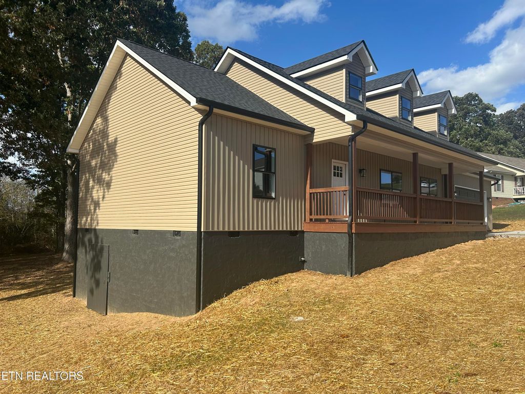 Photo of 161 Uphill Dr Dr, Madisonville, TN 37354 (MLS # 1280961)