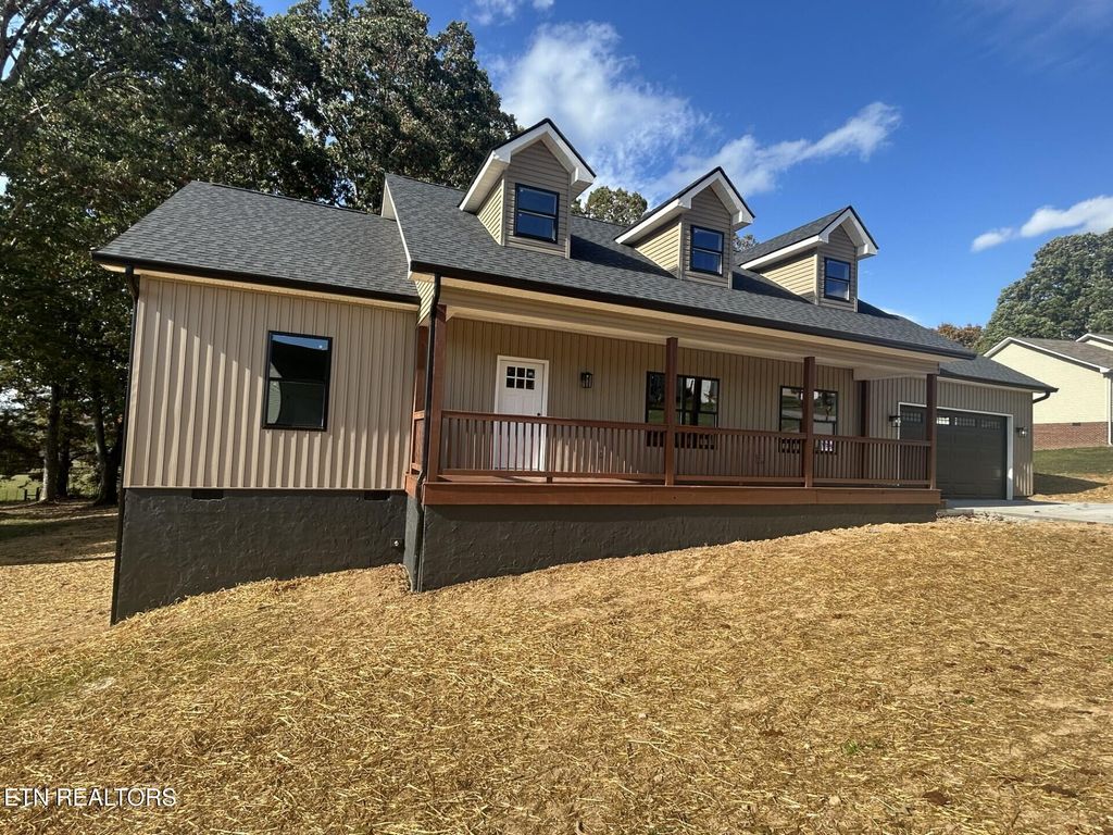 Photo of 161 Uphill Dr Dr, Madisonville, TN 37354 (MLS # 1280961)