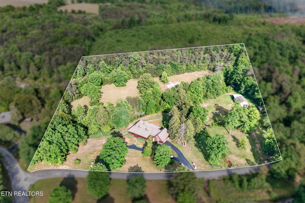 Photo of 25 Old Kentucky Stock Rd, Crossville, TN 38571 (MLS # 1341725)