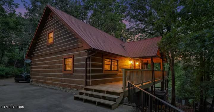 447 Lakeside Rd