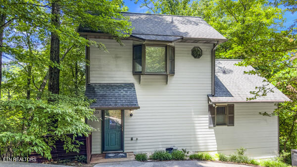 1523 Gillespie Way