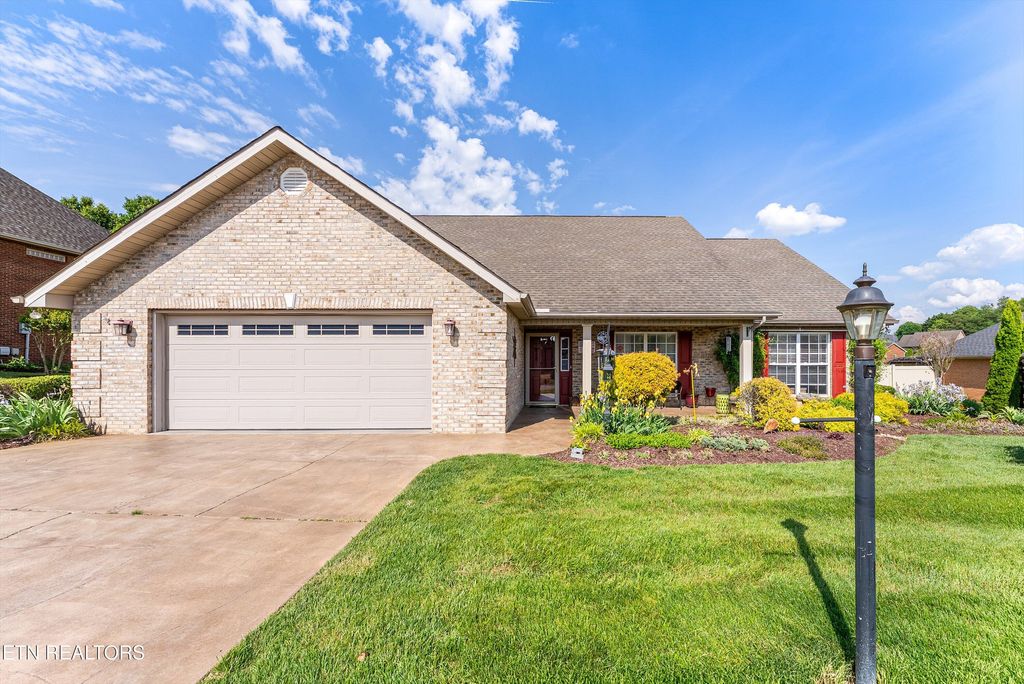 Photo of 3874 Legends Way, Maryville, TN 37801 (MLS # 1340954)