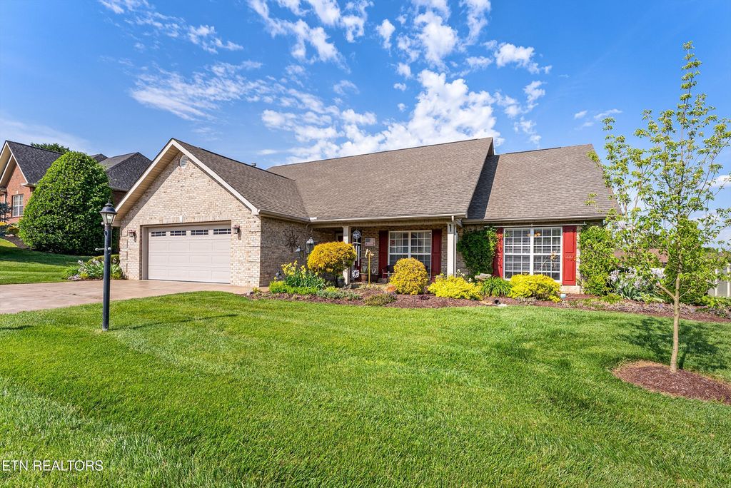 Photo of 3874 Legends Way, Maryville, TN 37801 (MLS # 1340954)