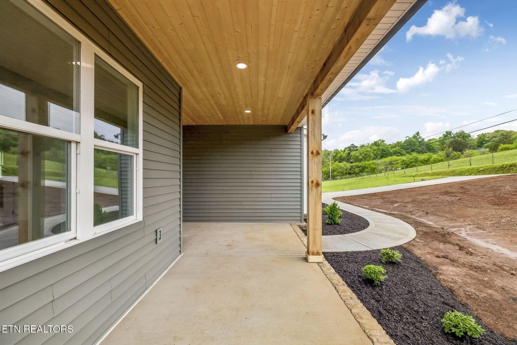 Photo of 318 Roddy Branch Rd, Rockford, TN 37853 (MLS # 1292535)