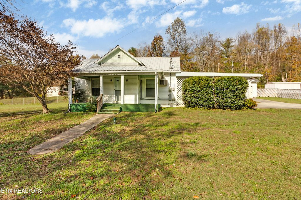 Photo of 901 Cemetery Rd, Oliver Springs, TN 37840 (MLS # 1280834)