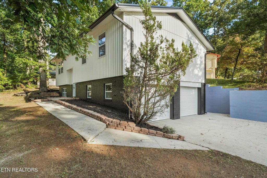 Photo of 8401 Grane Lefe St, Knoxville, TN 37938 (MLS # 1359006)