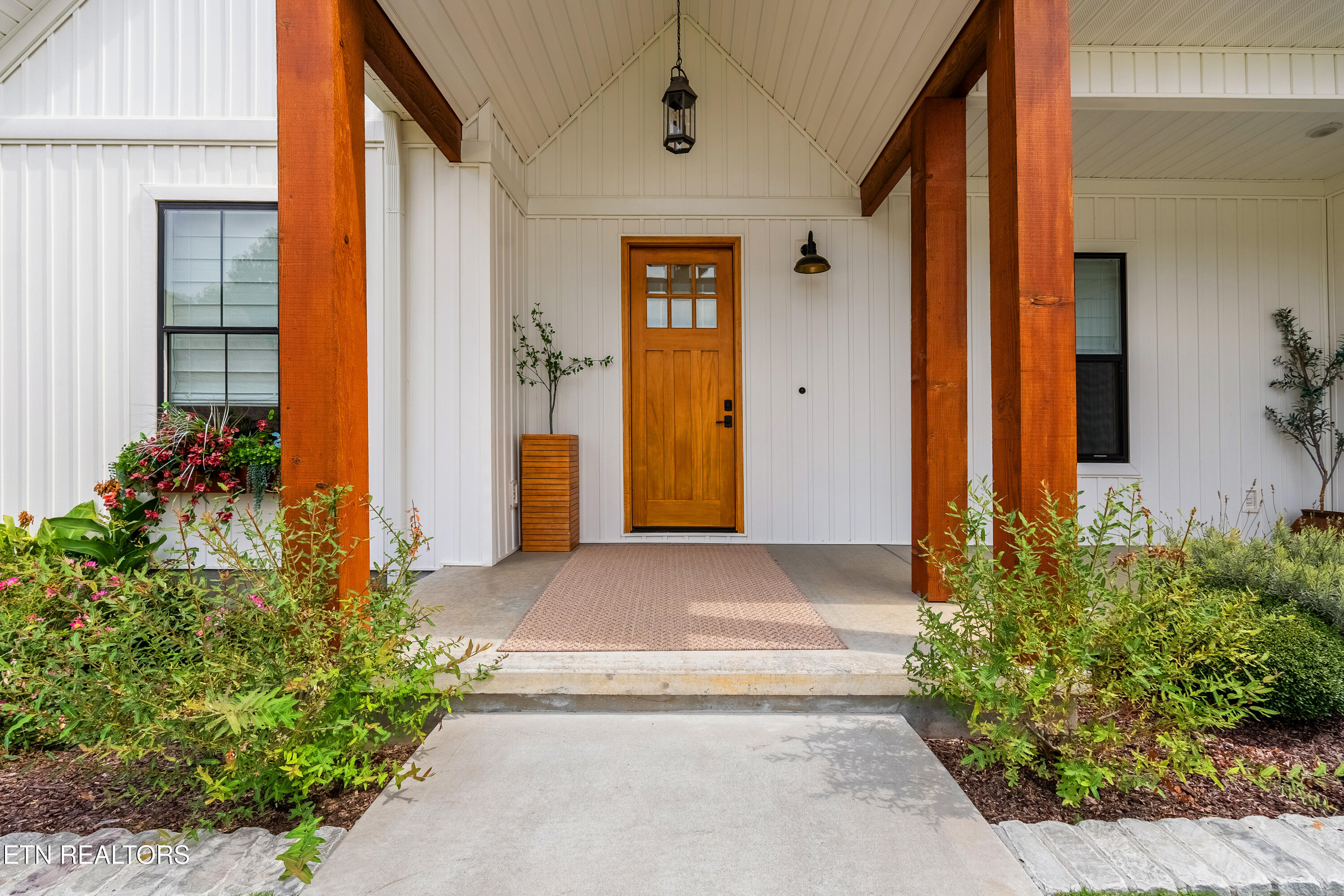 136 Pocola Way