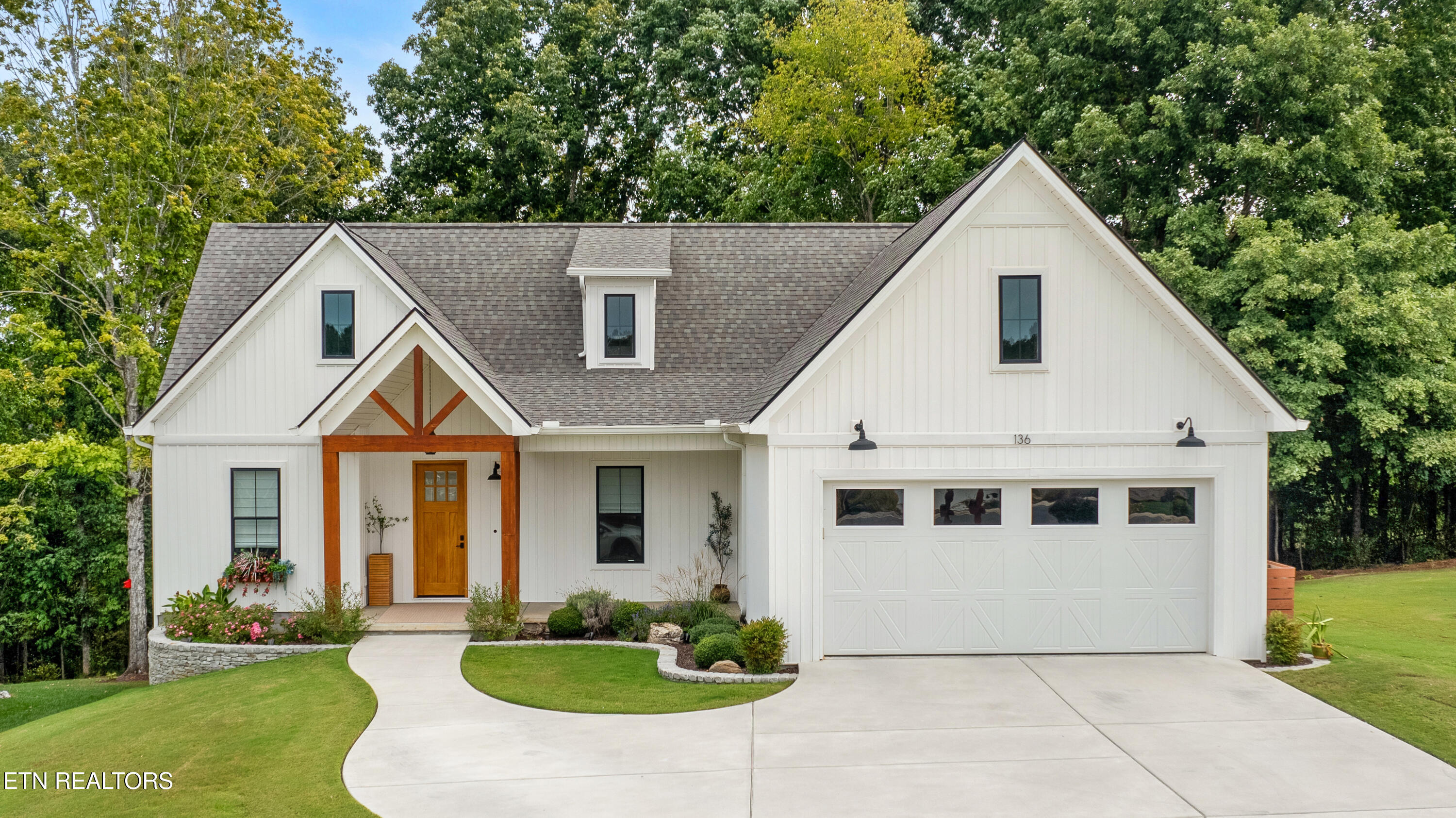 136 Pocola Way