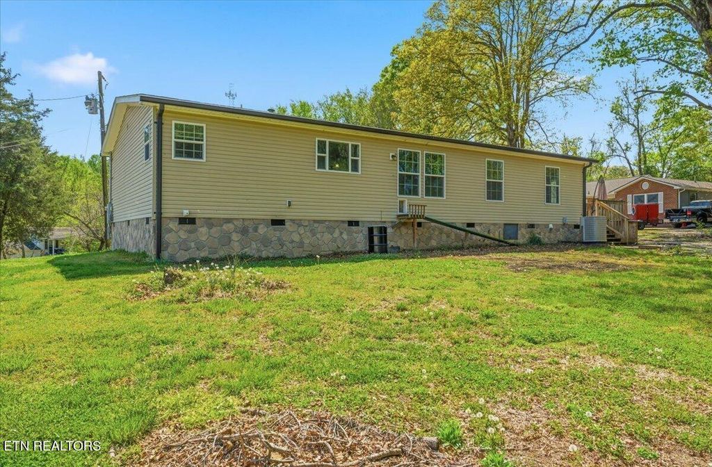 Photo of 810 Stevens Lane, Lenoir City, TN 37771 (MLS # 1336494)