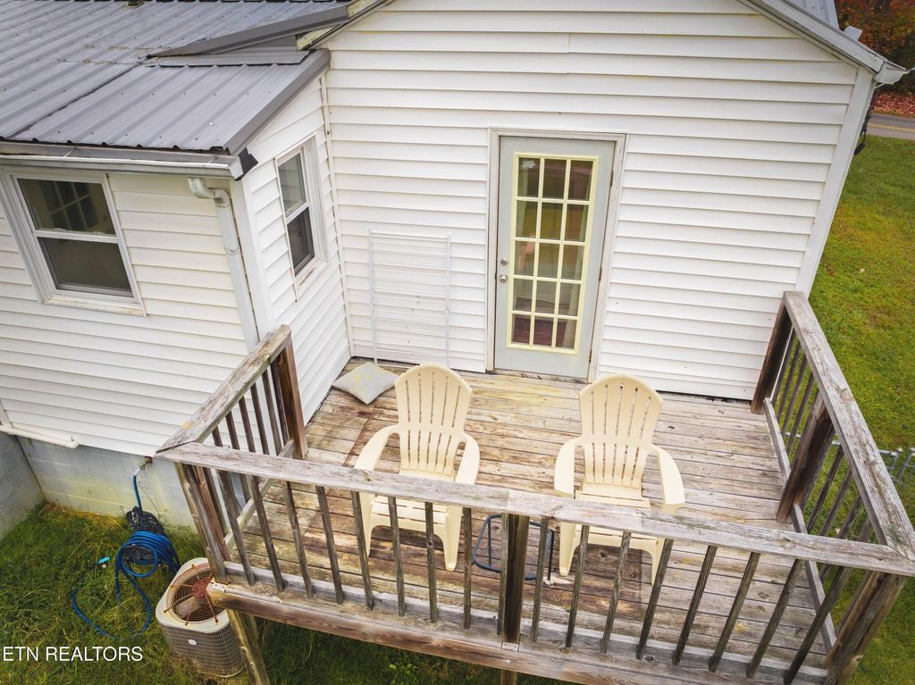 Photo of 167 W Meeting St, Dandridge, TN 37725 (MLS # 1282406)