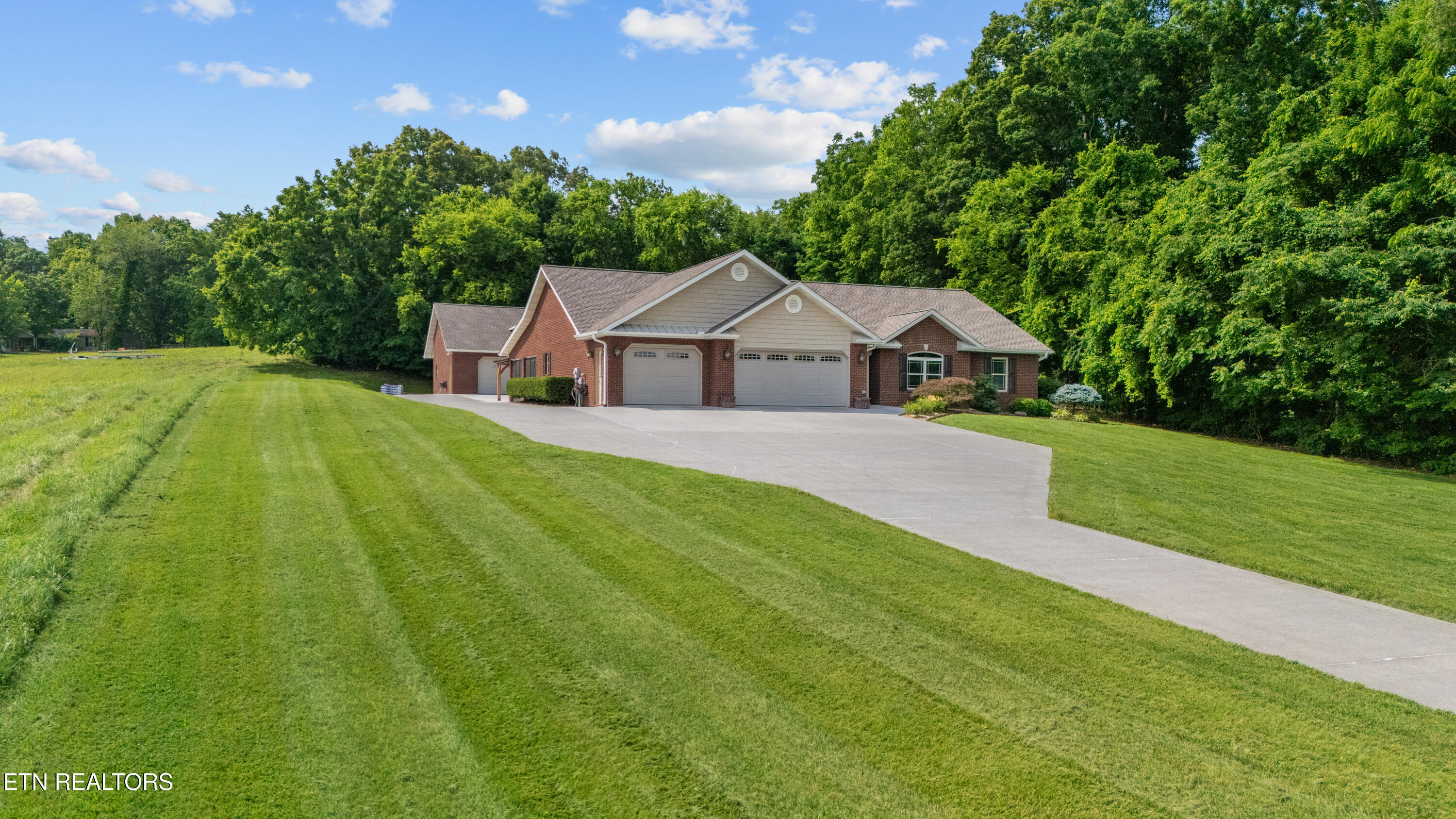 225 Piney Rd