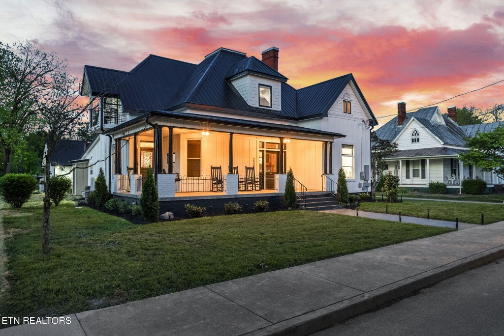 Photo of 229 Prince St, Sevierville, TN 37862 (MLS # 1358965)