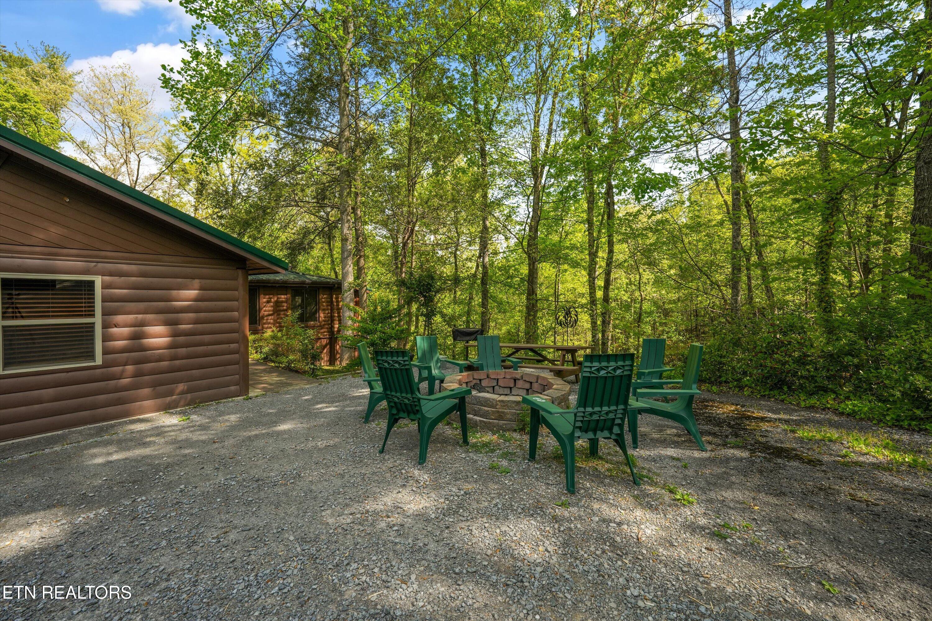 716 Country Oaks Drive