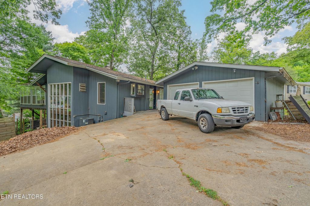 Photo of 102 Ithaca Lane, Oak Ridge, TN 37830 (MLS # 1339569)