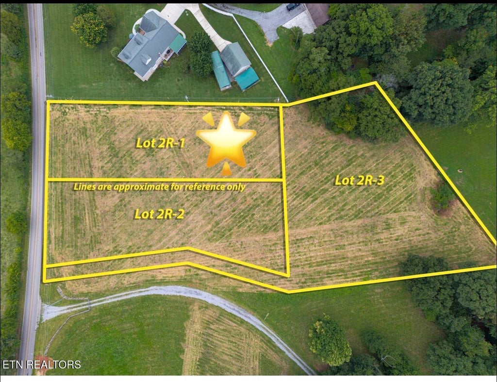 Photo of 21 Walker Rd, Maryville, TN 37801 (MLS # 1356882)