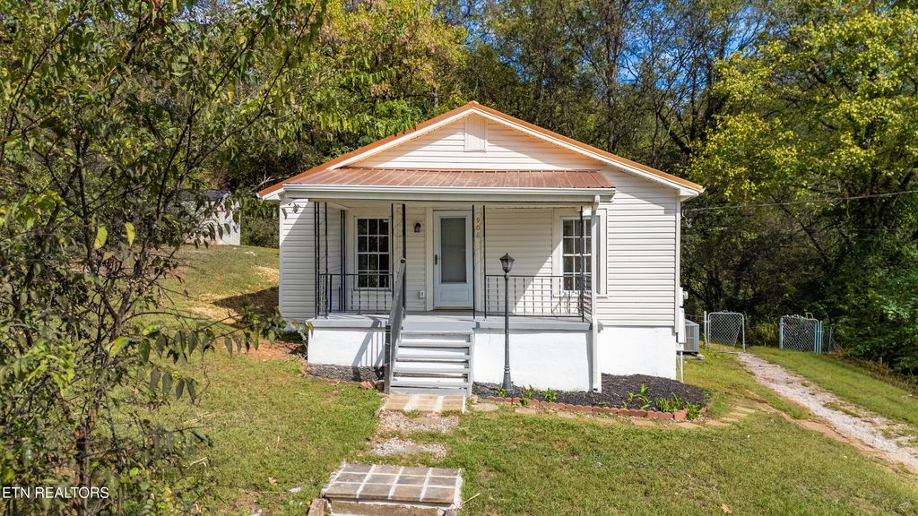 Photo of 908 Dunlap Lane, Knoxville, TN 37914 (MLS # 1318516)
