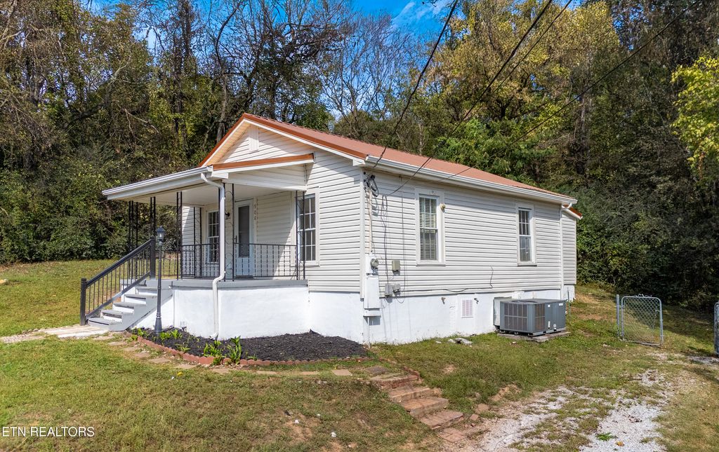 Photo of 908 Dunlap Lane, Knoxville, TN 37914 (MLS # 1318516)