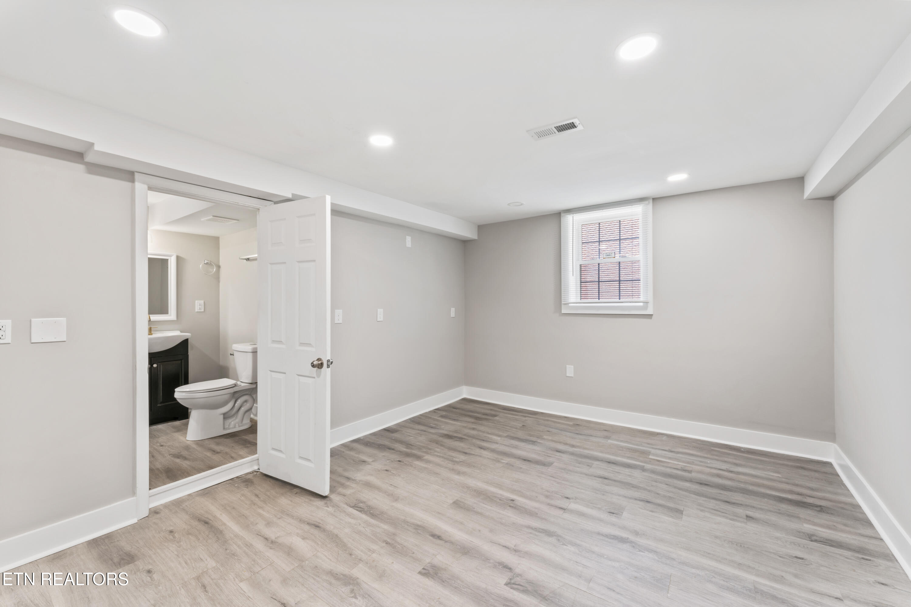 Knoxville, Tennessee 37920, United States, 9 Bedrooms Bedrooms, ,3 BathroomsBathrooms,Residential,Active,166187