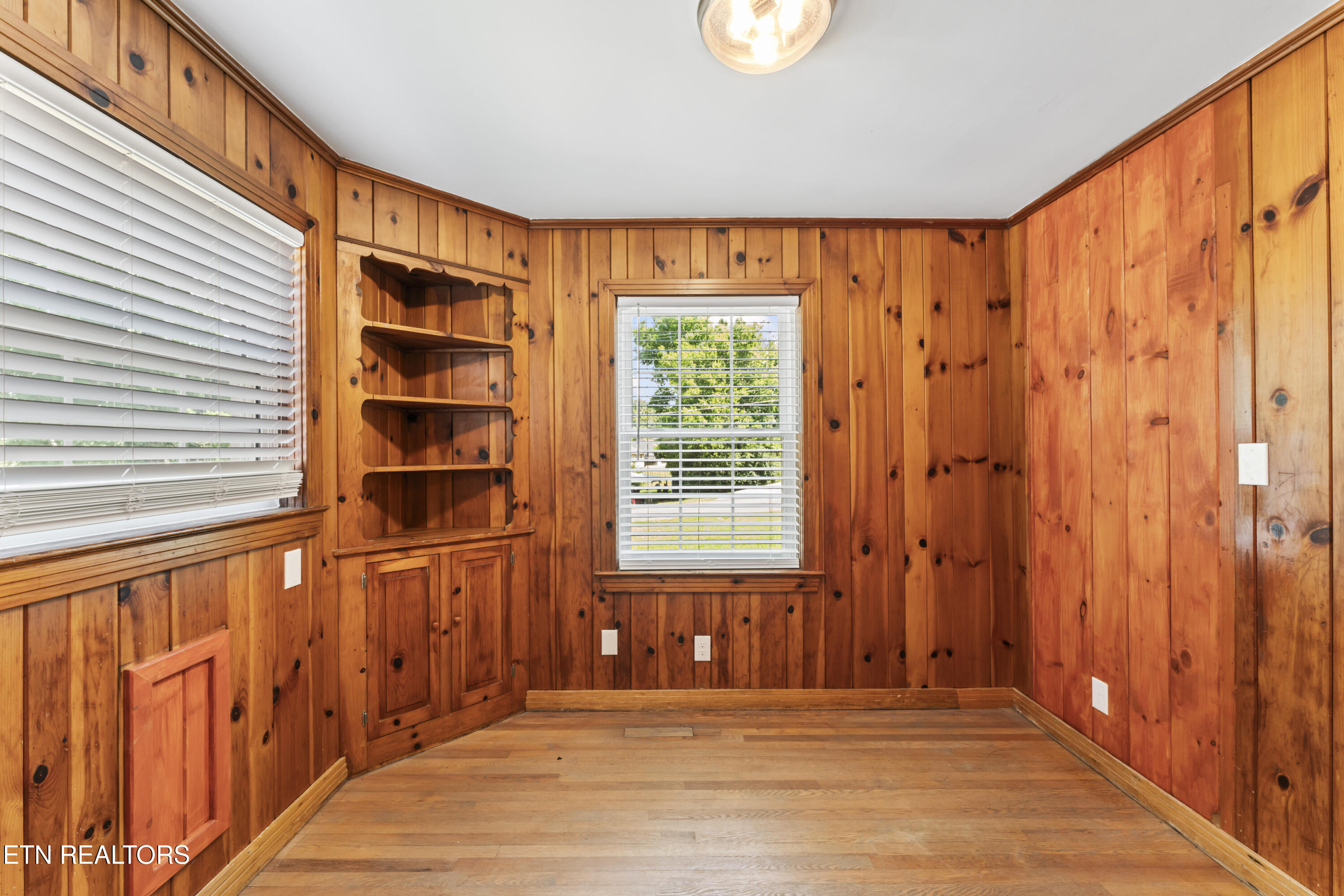 Knoxville, Tennessee 37920, United States, 9 Bedrooms Bedrooms, ,3 BathroomsBathrooms,Residential,Active,166187