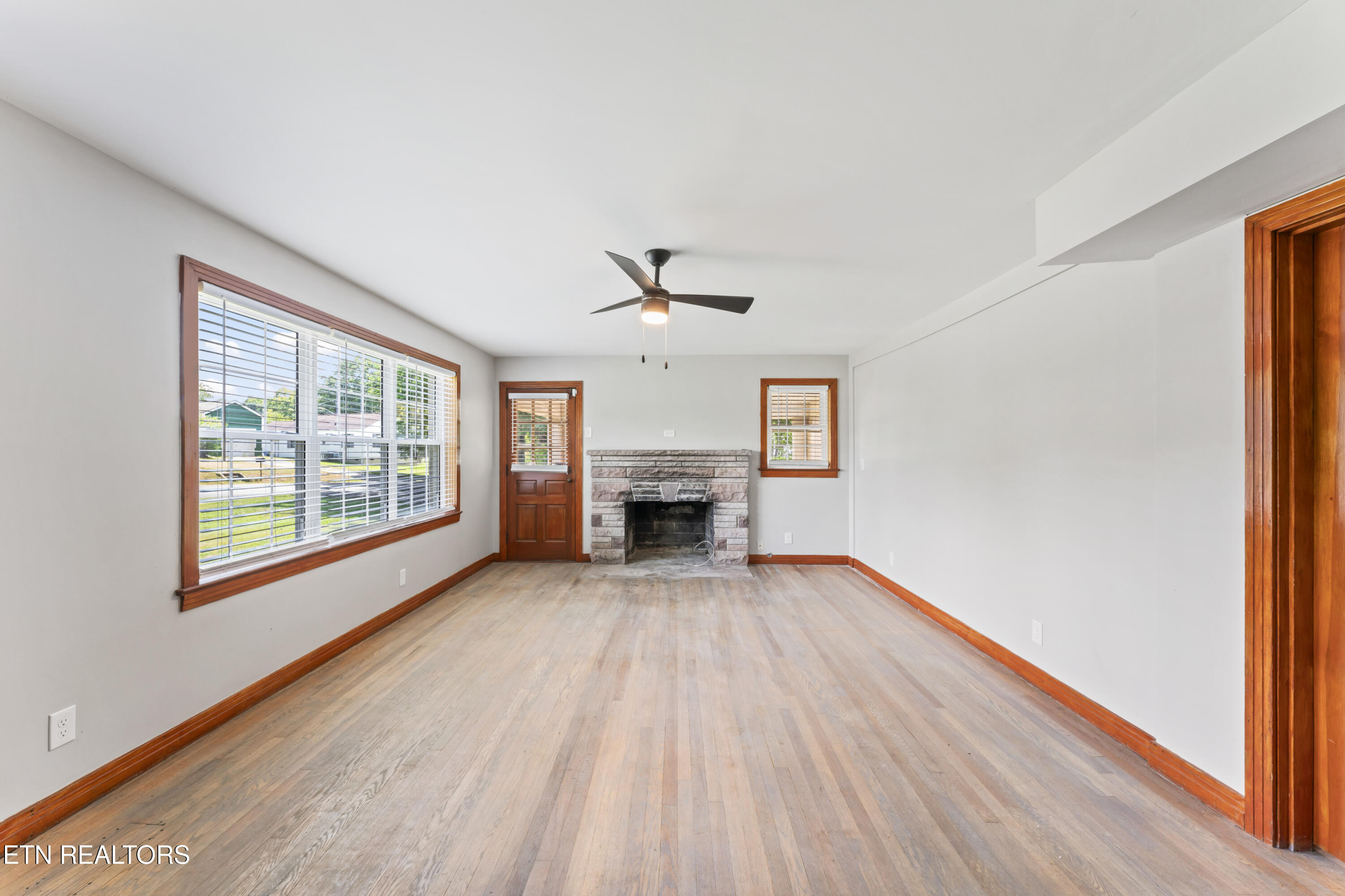 Knoxville, Tennessee 37920, United States, 9 Bedrooms Bedrooms, ,3 BathroomsBathrooms,Residential,Active,166187