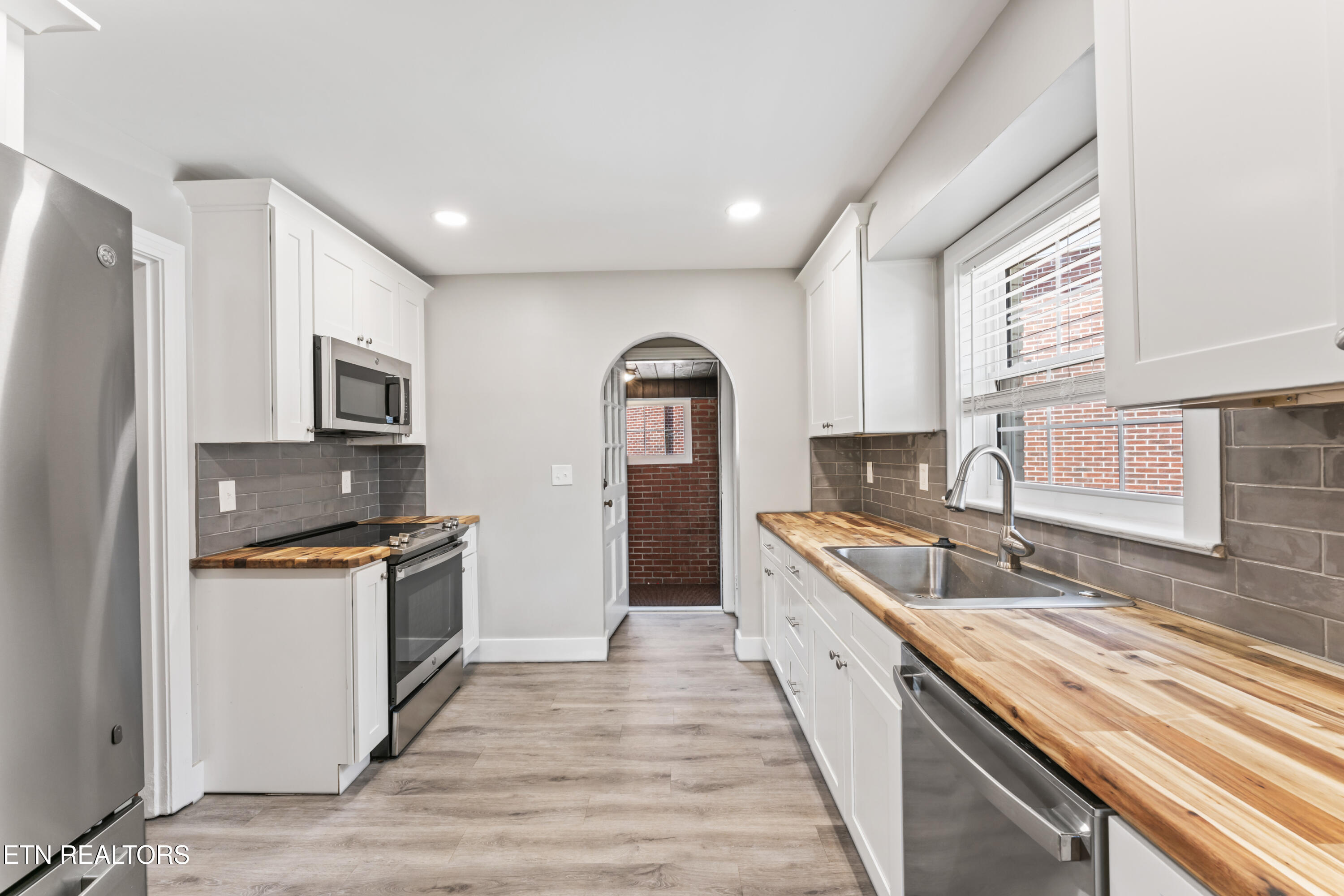 Knoxville, Tennessee 37920, United States, 9 Bedrooms Bedrooms, ,3 BathroomsBathrooms,Residential,Active,166187