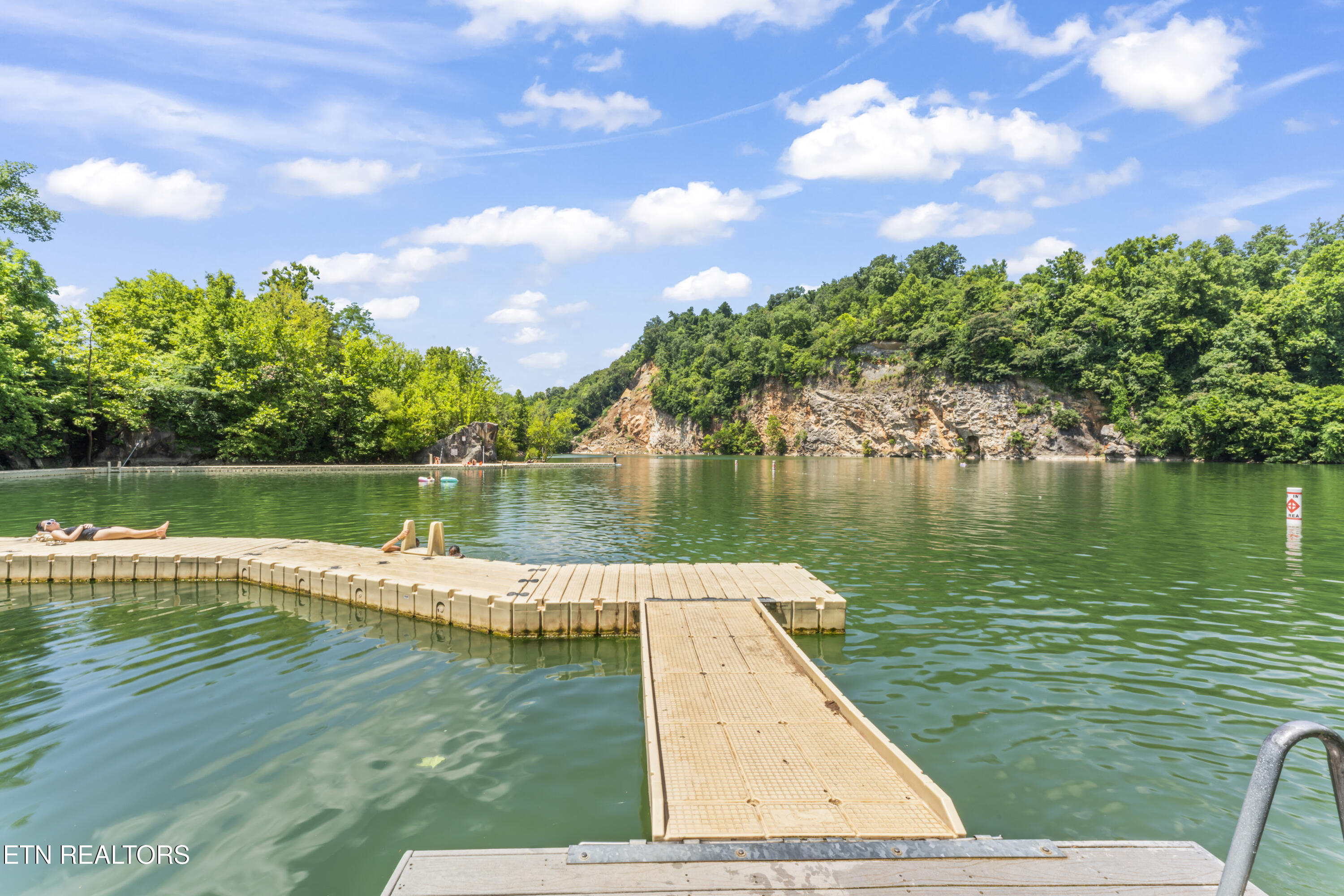 Knoxville, Tennessee 37920, United States, 9 Bedrooms Bedrooms, ,3 BathroomsBathrooms,Residential,Active,166187