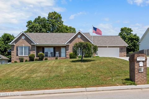 Single Family Residence in Maryville TN 1304 Tomahawk Drive.jpg