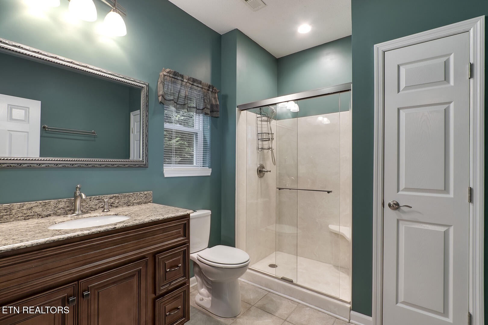 Loudon, Tennessee 37774, United States, 3 Bedrooms Bedrooms, ,3 BathroomsBathrooms,Residential,Active,84736