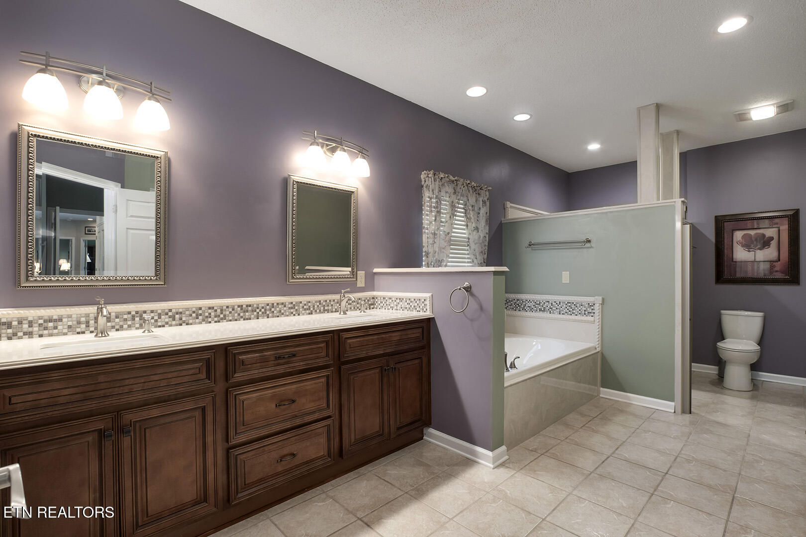 Loudon, Tennessee 37774, United States, 3 Bedrooms Bedrooms, ,3 BathroomsBathrooms,Residential,Active,84736