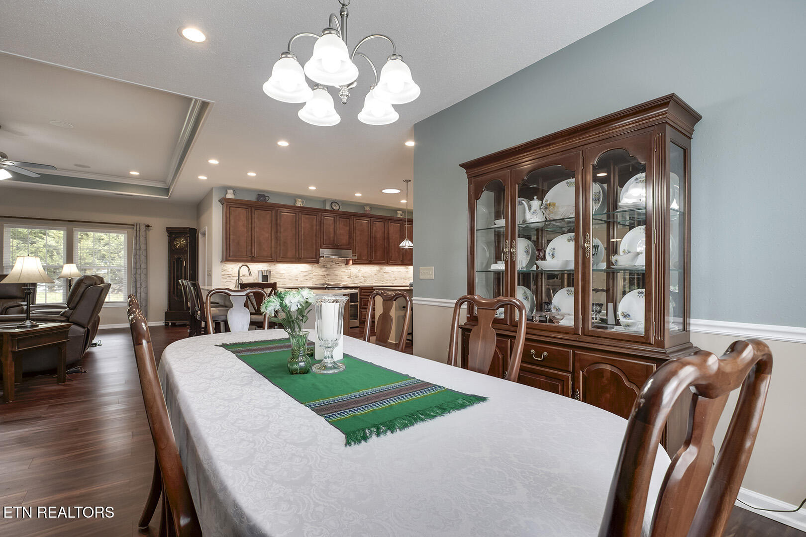 Loudon, Tennessee 37774, United States, 3 Bedrooms Bedrooms, ,3 BathroomsBathrooms,Residential,Active,84736